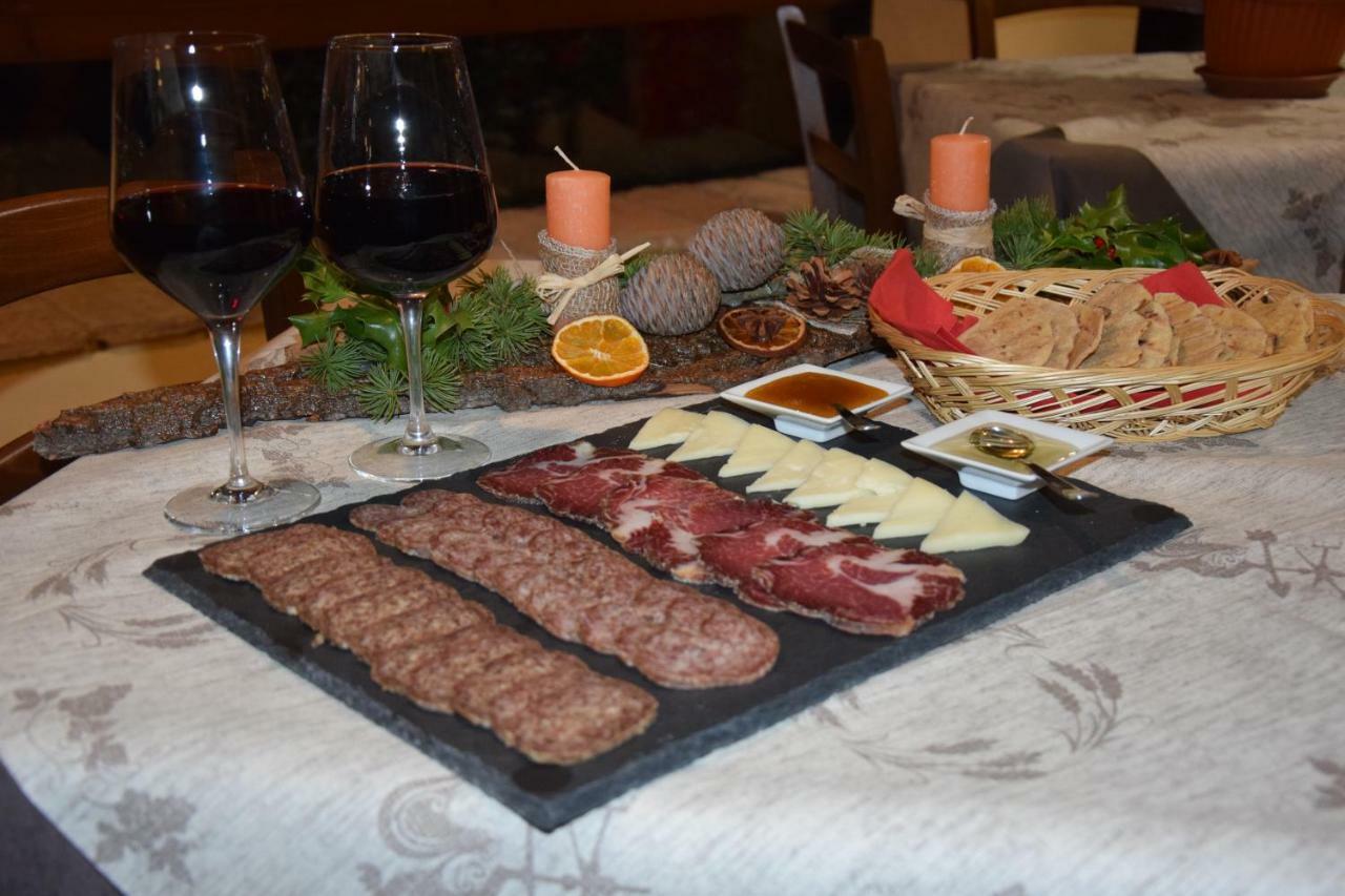 Agriturismo Gioie Di Campagna Fabriano Luaran gambar